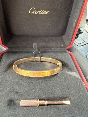 Cartier Love Bracelet - Classic